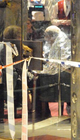 Pesadilla en Londres por el derrumbe del techo de un teatro.