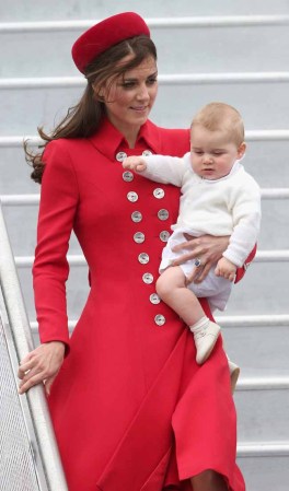 Kate Middleton: el viento le jugó una mala pasada que dejó entrever sus torneadas piernas.