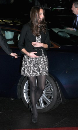 ¿Una princesa de minifalda? Con todo y que use mallas, no es un look que la haga verse muy de "sangre azul".
