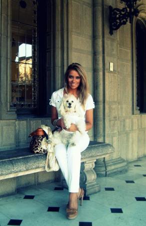 Periodista Andrea Gonzalez-Villablanca con su mascota Aranza. <br /> ¿Quieres compartir fotos como estas? Hazlo aquí <br />