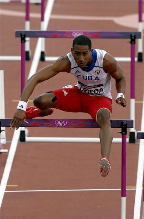 23 DE JULIO, 2013: Cuba levantó la sanción que había impuesto por "indisciplina grave" en junio pasado al vallista Orlando Ortega, sucesor de Dayron Robles en la isla, y anunció que el atleta podrá participar en el Mundial de atletismo de Moscú.