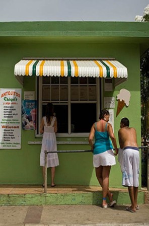 La población local es amigable y receptiva con los turistas.