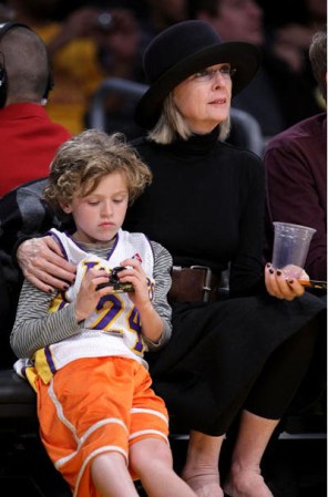 A su medio siglo de vida, Diane Keaton descubrió que quería ser madre y adoptó a dos varones: Dexter y Duke.