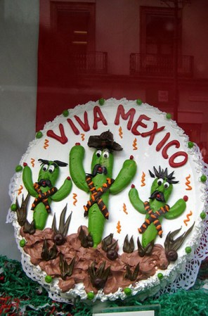 Las tradicionales tortas mexicanas, con sus estereotipos locales, se adaptan a las celebraciones.
