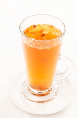 Jengibre: Es muy eficaz para cuando sientes que cogiste frío. Ponle media cucharadita de jengibre a tus infusiones o tus comidas y repítelo dos veces por día.