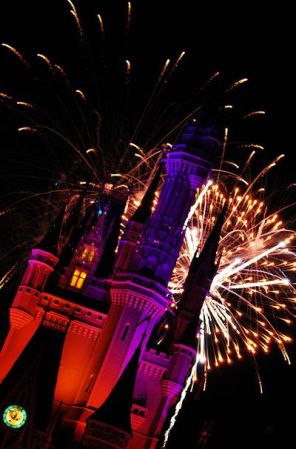 Disney World: Para quienes aún conservan un niño adentro, esta escapada es ideal. No pueden perderse el show nocturno de fuegos artificiales frente al famoso castillo ¡les hará latir el corazón muy fuerte!