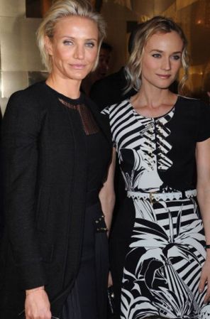 Las bellísimas actrices Cameron Diaz y Diane Kruger en el desfile de Versace Alta Costura en Paris, 2012