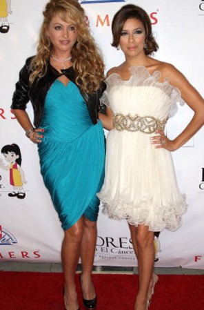 Junto a su amiga, la actriz Eva Longoria ¡Una dupla súper trendy!