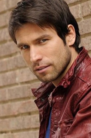 También, en la miniserie española "Piel Azul".