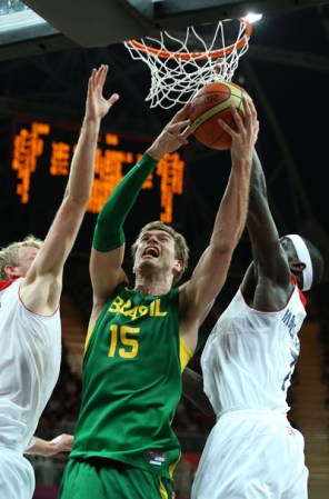 Día 4: El equipo brasileño de basketball, vence 67-62 a los británicos, en una victoria muy cerrada y emocionante.
