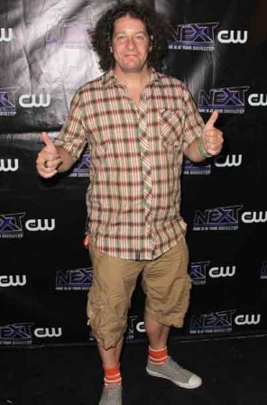 Jeffrey Ross perdió todo glamour, cuando optó por este look de fin de semana para la alfombra roja.