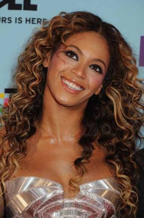 La edición de abril, 2009, fue la de Beyoncé, que sumamente estilizada y elegante, impactó con su belleza y una historia de empeño y talento, detrás del éxito de su carrera.
