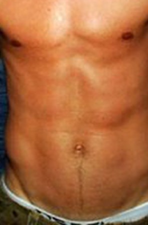 Estos sexy abdominales pertenecen a un futbolista.... ¿Otra pista? Tienen un sabor spicy...