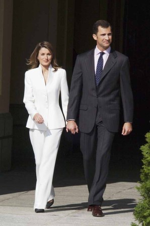 Profesional, deportista y cercano, el Príncipe Felipe, "preparado para reinar", según su padre.