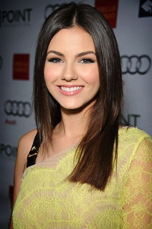 Victoria Justice naci'o en Miami en 1993. En la actualidad es una reconocida actriz, cantante, compositora y bailarina. .
