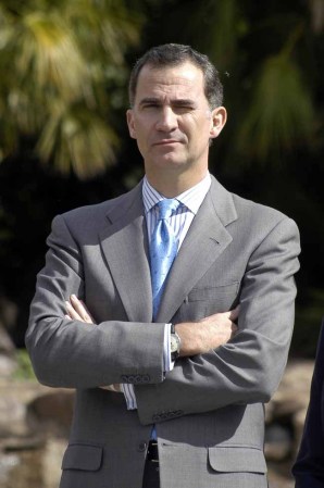 Profesional, deportista y cercano, el Príncipe Felipe, "preparado para reinar", según su padre.