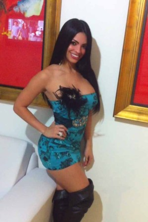 Dayamí Padrón, la sensual modelo y actriz cubana, que sin duda sabe muy bien resaltar sus encantos al vestir.