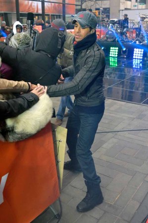 Enrique Iglesias subió la temperatura de sus fans.