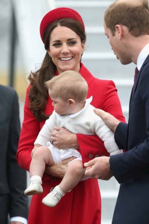 Kate Middleton: el viento le jugó una mala pasada que dejó entrever sus torneadas piernas.