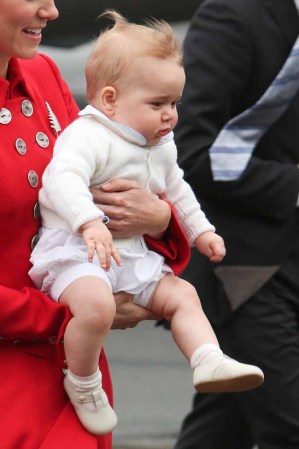 Kate Middleton: el viento le jugó una mala pasada que dejó entrever sus torneadas piernas.
