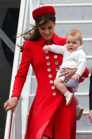Kate Middleton: el viento le jugó una mala pasada que dejó entrever sus torneadas piernas.