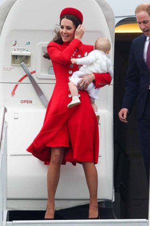 Kate Middleton: el viento le jugó una mala pasada que dejó entrever sus torneadas piernas.