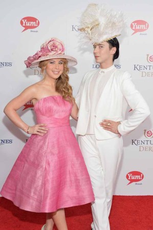 Patinadores artístico Tara Lipinski y Johnny Weir