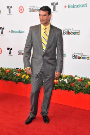 2008. El actor Mauricio Islas es el "niño lindo de las telenovelas" de México, sus ojazos verdes cautivan y su estilo depurado en la alfombra roja, ha arrancado muchos suspiros a las fans.