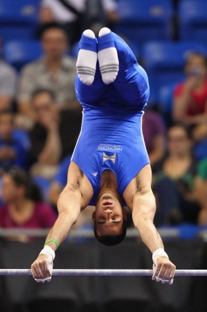 Leyva empezó a practicar la gimnasia a los cuatro años.