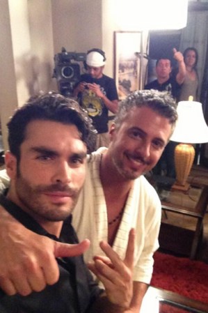 Desde que el actor mexicano de 31 años se incorporó como antagónico en "La Patrona" ha aprendido de la experiencia y trayectoria de actrices como Aracely Arámbula, Christian Bach y sus demás colegas.