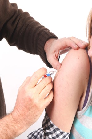 Todas las mujeres deben comenzar las pruebas (detección) del cáncer de cuello uterino a la edad de 21 años.