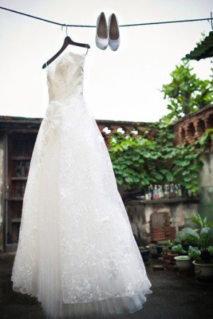 Vestido Blanco, en un inicio los vestidos eran de colores y el blanco era reservado solo para la alta sociedad, al la tela blanca una de las más caras y difíciles de conseguir...