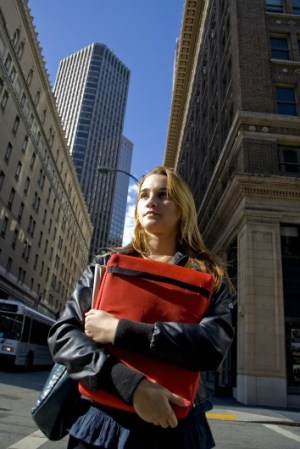 Las empresas en San Francisco ofrecen a las mujeres profesionales casi el 84 por ciento de lo que pagan a los universitarios varones.
