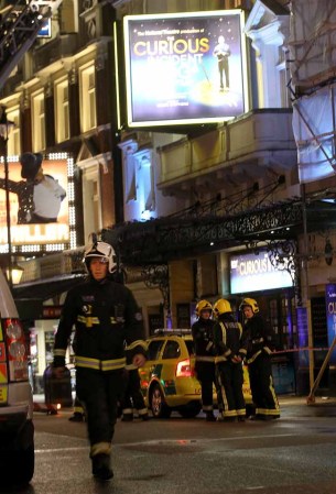 Pesadilla en Londres por el derrumbe del techo de un teatro.
