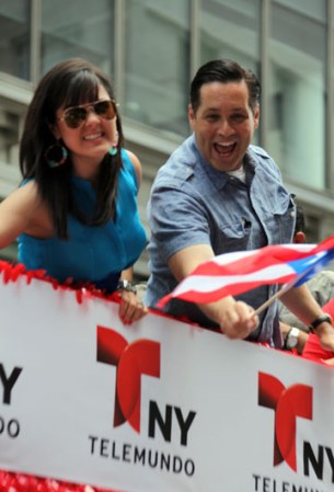 Miles de boricuas acapararon las calles de la Quinta Avenida de Nueva York, donde celebraron unidos y por todo lo alto el orgullo puertorriqueño.