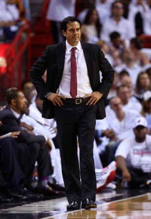 El Heat de Miami derrota espectacularmente a los Peacers de Indiana en tiempo extra 103-102 con soberbia canasta de Lebron James.