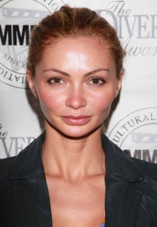 Gia Skova es una modelo espectacular y sexy que también ha probado suerte en el mundo del cine apareciendo en varias películas.
