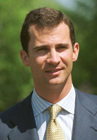 Al príncipe Felipe le corresponden también los títulos de Príncipe de Gerona, Príncipe de Viana, Duque de Montblanc, Conde de Cervera y Señor de Balaguer.