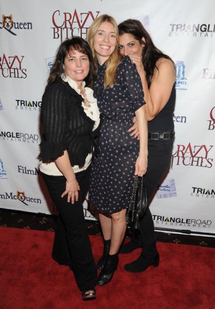 WESTWOOD, CA: Jane Clark,<br />Victoria Profeta y Cathy DeBuono en la premiere de Gravitas Ventures' 'Crazy Bitches'.