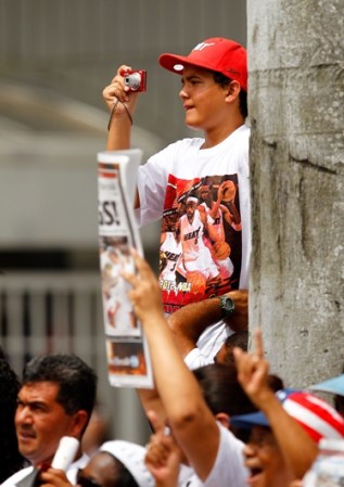 Los Heat prendieron a su paso durante el desfile y el gran festejo que culminó en la Miami Airlines Arena.