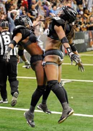 La liga sexy liga femenina fue creada por Mitch Mortaza, y sus oficinas administrativas se encuentran en West Hollywood California.