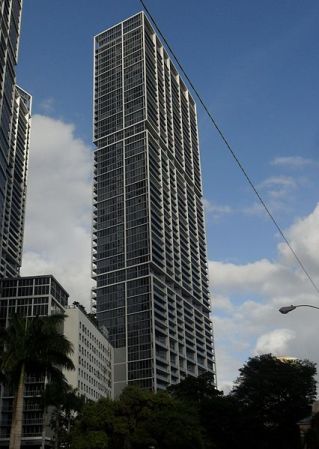 Icon Brickell South Tower. 586 pies (179 metros) 58 pisos. Construído en 2008