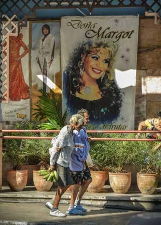 18 DE MARZO: El lujo y la poma poco a poco van apareciendo en la sociedad cubana después de medio siglo de igualitarismo y austeridad, traído sobre las reformas económicas del presidente cubano Raúl Castro.