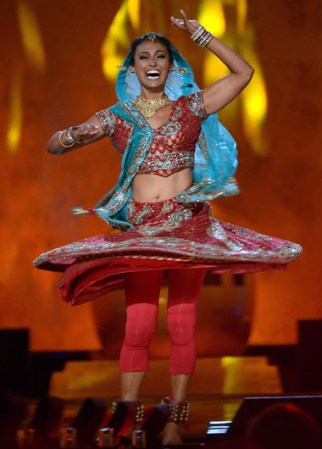 Davuluri bailó una danza típica de Bollywood en la competencia de talentos.