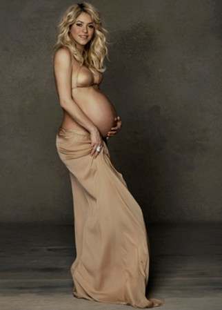 Shakira y Gerard Piqué nos deslumbraron con nuevas fotos del embarazo de la cantante.