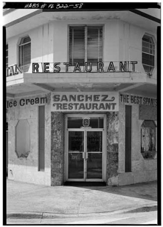 Miami Beach tiene una de las más vastas colecciones de edificios art déco en el mundo que fueron construidos entre los años 20 y los 40.