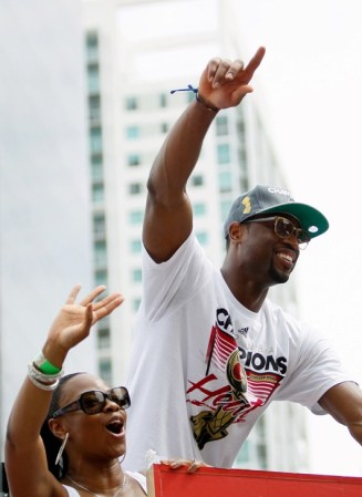 Los Heat prendieron a su paso durante el desfile y el gran festejo que culminó en la Miami Airlines Arena.