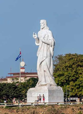 3 DE ENERO: El Cristo de La Habana, inaugurado en diciembre de 1958, recibió una restauración capital que finalizó en enero de 2013.