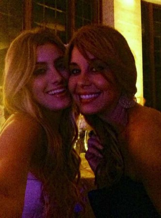 Alexa Dellanos: genio, figura y la belleza de su madre Myrka.