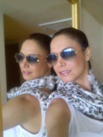 Lis Vega es una bella y talentosa actriz y bailarina cubana que vive en México y que ha destacado haciendo personajes en cine y televisión. Interpretó el persanaje de Niurka en la película basada en la vida de Niurka Marcos y actualmente trabaja como actriz en Miami con Telemundo. Lis Vega talento y belleza de Cuba para el mundo.